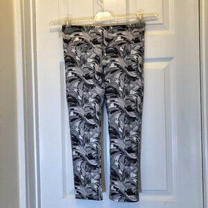 Marika Sport Black and Gray Print Capri Yoga Pants Size S EUC